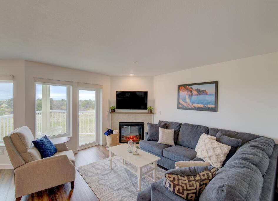 Beach Please-Updated Home With Ocean Views Long Beach Extérieur photo