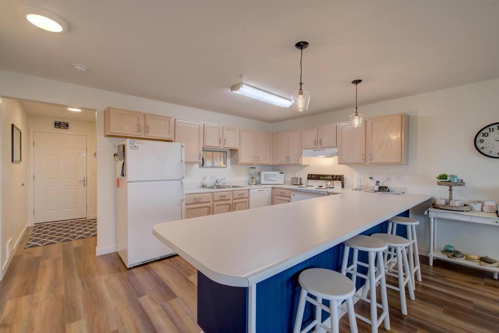 Beach Please-Updated Home With Ocean Views Long Beach Extérieur photo