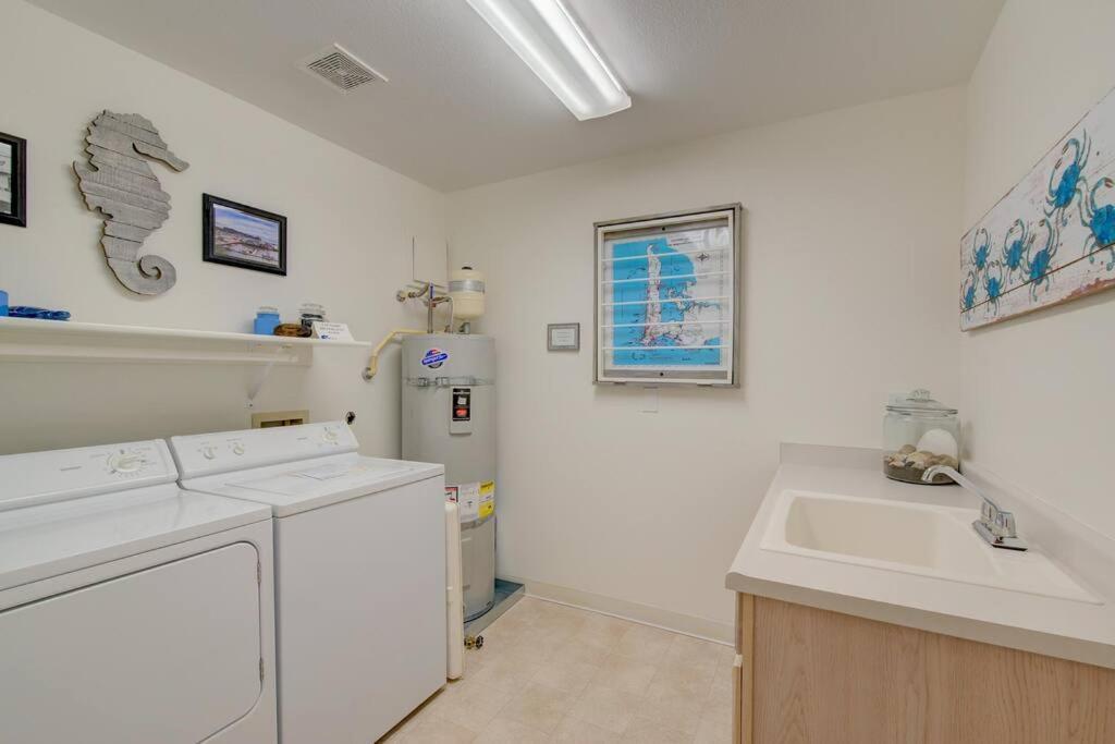Beach Please-Updated Home With Ocean Views Long Beach Extérieur photo