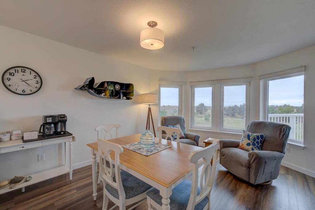 Beach Please-Updated Home With Ocean Views Long Beach Extérieur photo